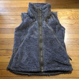 Kuhl Fuzzy Flight Vest Women’s Size Large